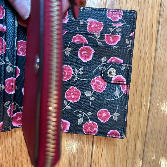 Kate Spade Red Wallet Chic and Functional NWOT - Picture 8 of 10